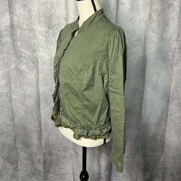 Pure Energy Olive Green Ruffled Crop Jacket with Peekaboo Floral Fabric - size 2 - Picture 4 of 15
